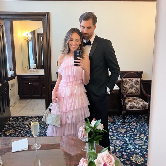 Meet your Posher, Paige - Picture 2 of 7